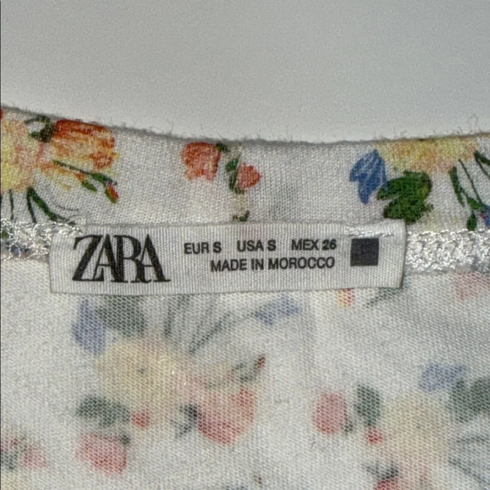 Zara Blouse Top Womens Size S White Floral Knit Puff Sleeve Crew Neck Pullover